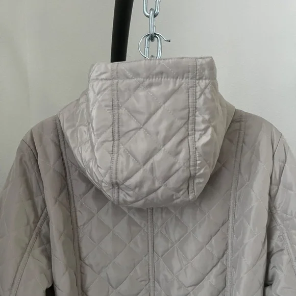 GUESS Quilted Coat EUC - Picture 4 of 10